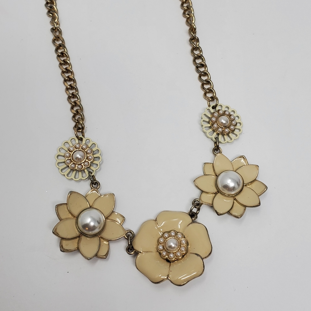 Target Brand beige enamel flowers and faux pearl adjustable necklace